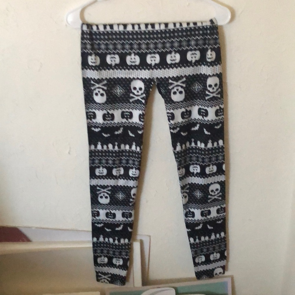 No Boundaries woman’s leggings-halloween design